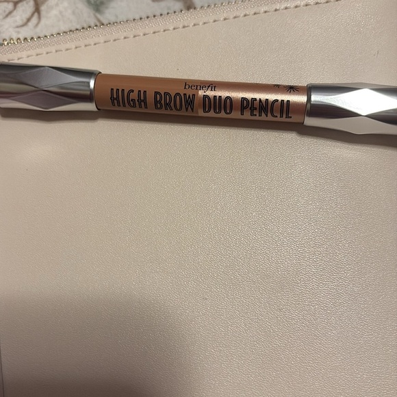 Benefit Almond Cream and Honey Glow Brow Pencil - Picture 6 of 6